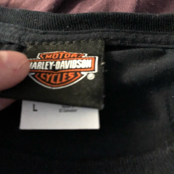 Clare’s At The Falls Skull Pocket Tee - Picture 3 of 3